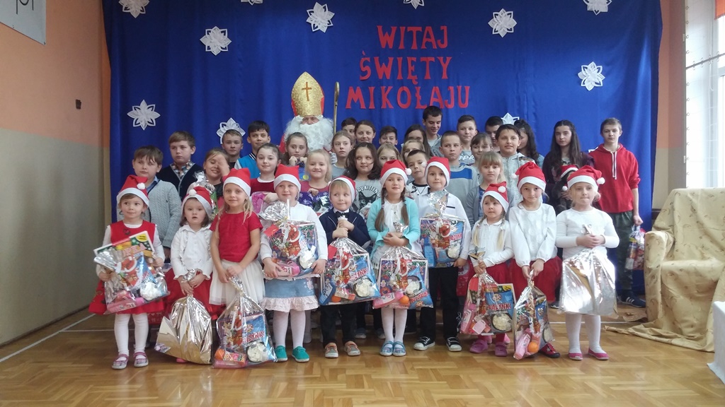 Spotkanie z Mikołajem w Szkole Podstawowej w Sędziszowej