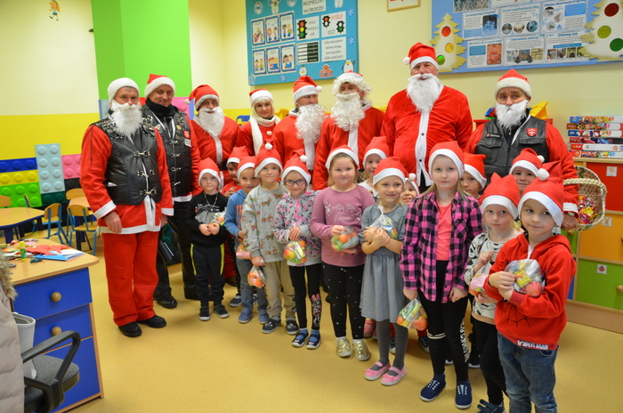 Wizyta Świętego Mikołaja w przedszkolu w Stróżnej