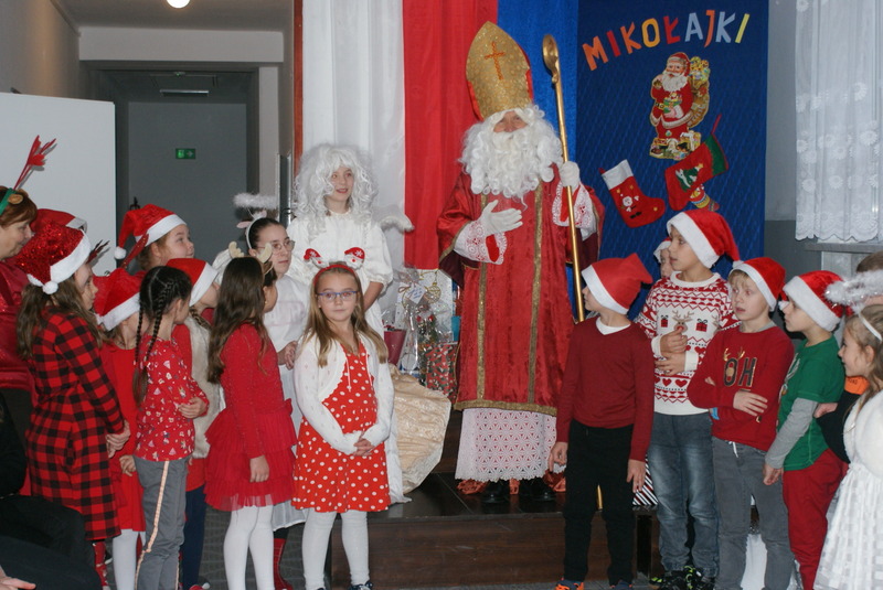 Wizyta Św Mikołaja –  SP w Wilczyskach