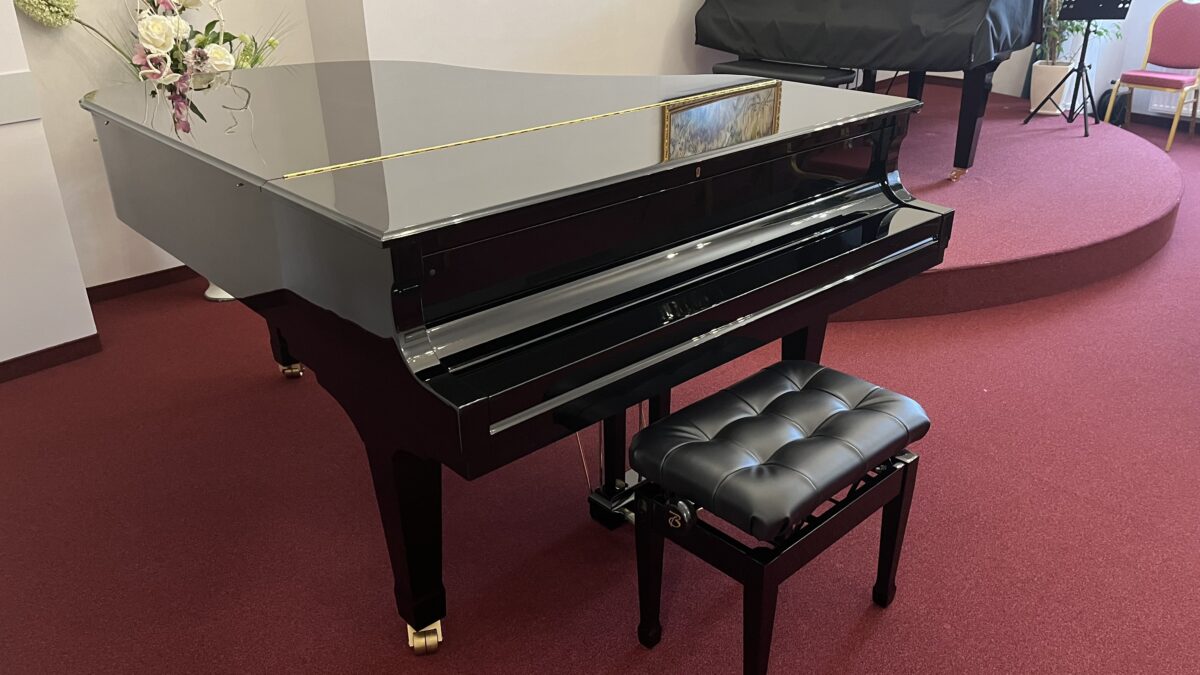 Nowy fortepian w Szkole Muzycznej w Bobowej