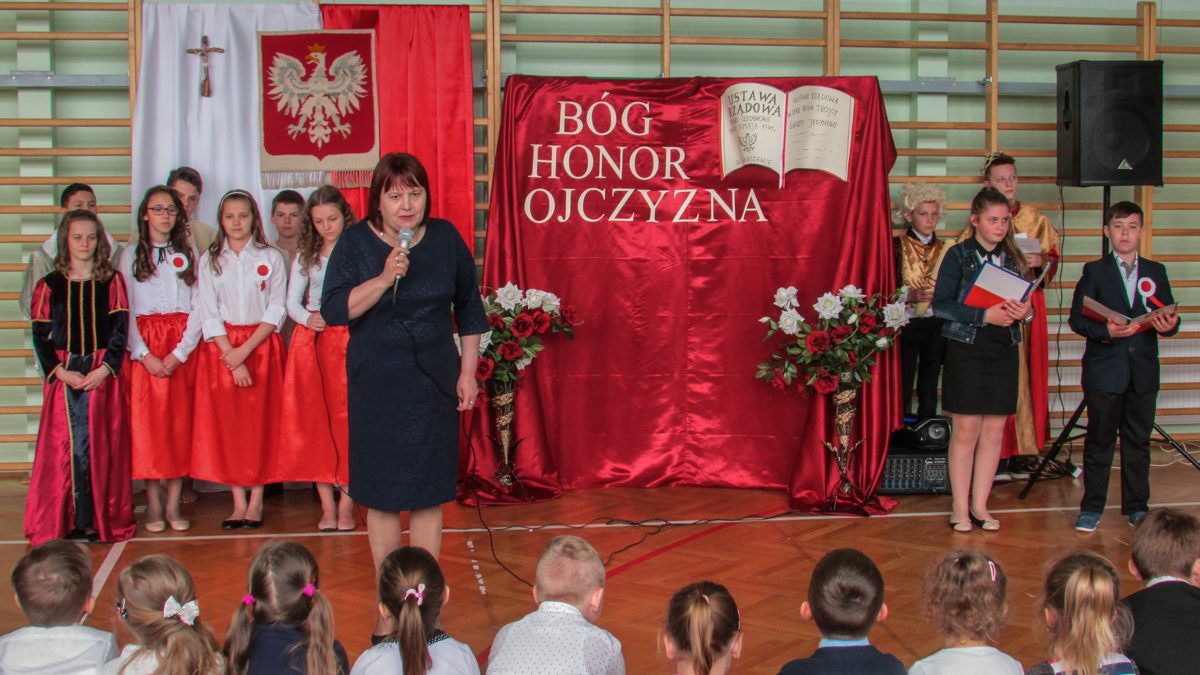 Rocznica Uchwalenia Konstytucji 3 Maja w Szkole Podstawowej w Jankowej