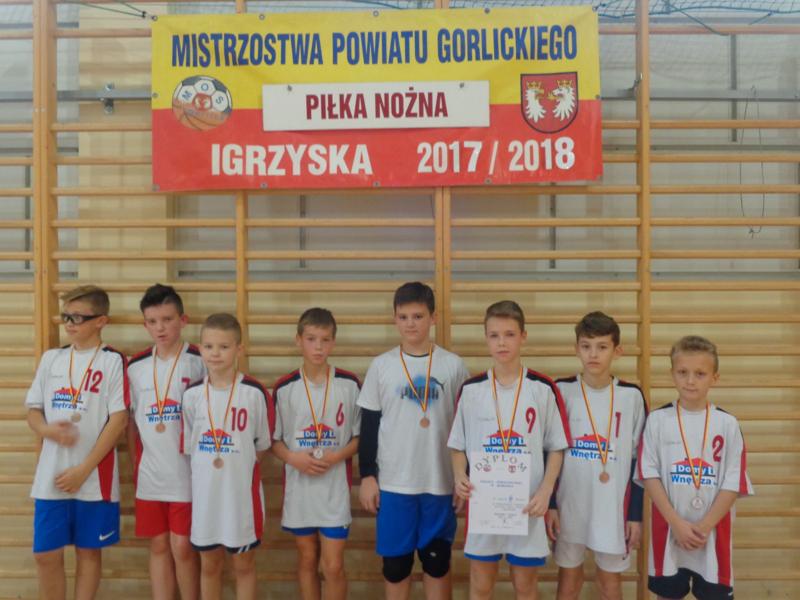 Brązowe medale dla chłopców kl. 6 z SP Bobowa