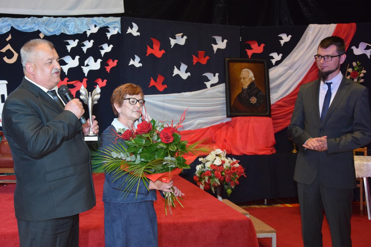 Dzień Patrona Szkoły, 45-lecie szkoły i Święto Konstytucji 3 Maja w SP Bobowa