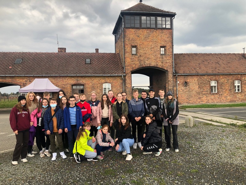 Odkrywamy Małopolskę: Wycieczka szkolna do Oświęcimia