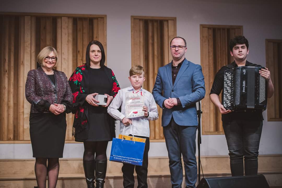 III miejsce w Międzypowiatowym VIII Konkursie Pieśni Patriotycznych dla Mikołaja Szczepanka – ucznia SP Bobowa