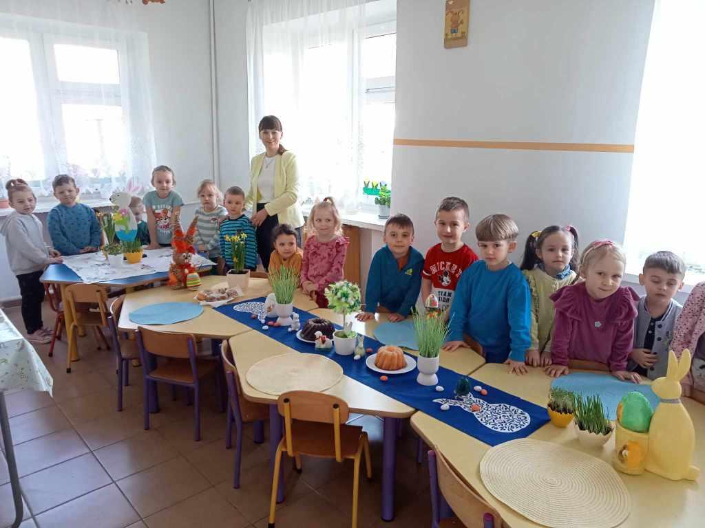 Wielkanocne zwyczaje – Przedszkole w Wilczyskach