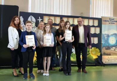Uczniowie SP Stróżna Laureatami XXV Wojewódzkiego Konkursu Plastycznego „Jan Paweł II – mój autorytet” Uczniowie SP Stróżna Laureatami XXV Wojewódzkiego Konkursu Plastycznego „Jan Paweł II – mój autorytet”