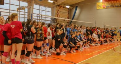 XIII EDYCJA TURNIEJU BESKIDZKO-POGÓRZAŃSKIEGO DLA DZIEWCZĄT ZA NAMI XIII EDYCJA TURNIEJU BESKIDZKO-POGÓRZAŃSKIEGO DLA DZIEWCZĄT ZA NAMI